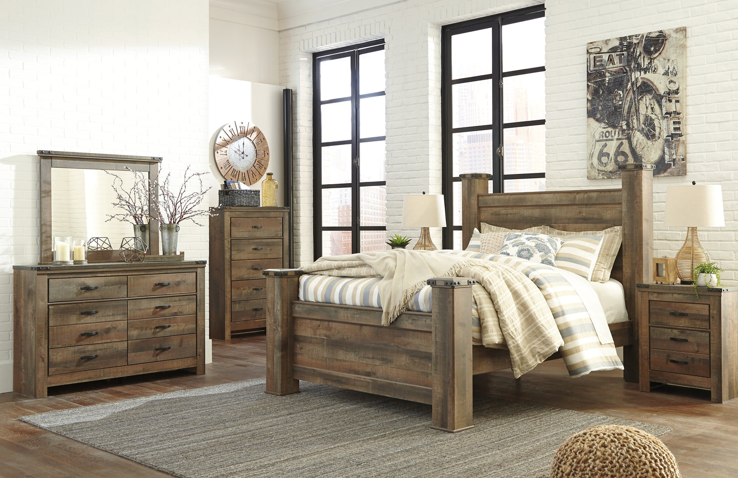 Trinell  Poster Bed